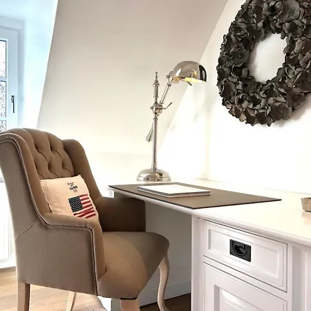 Romantikhaus Am Hafen In *