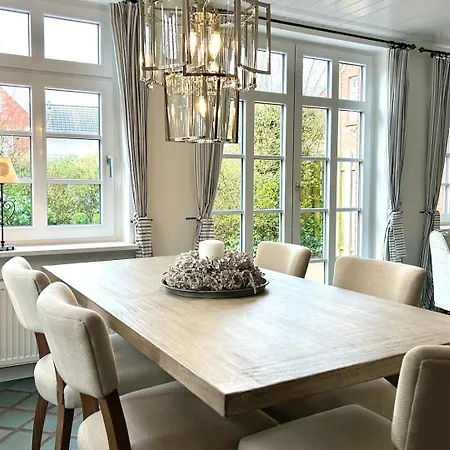 Romantikhaus Am Hafen In Ferienhaus *