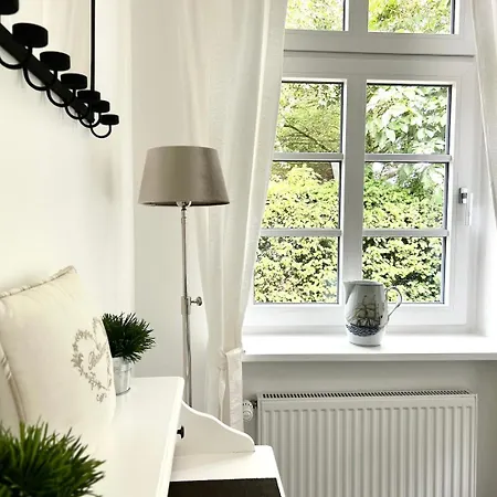 Romantikhaus Am Hafen In Feriehus *