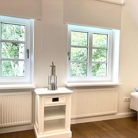 Romantikhaus Am Hafen In *