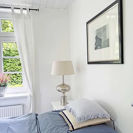 Romantikhaus Am Hafen In Feriehus